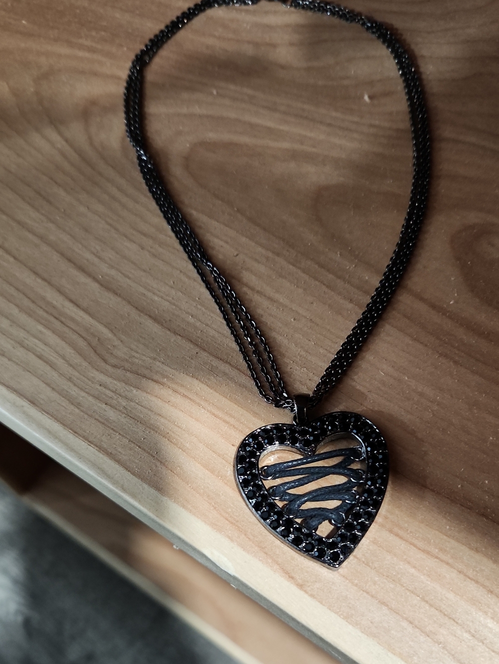 Vintage Black Heart Pendant Necklace - Women Jewelry